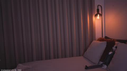 Snapshot of hollylinder_ chatting on 05-21-26, 01:45 Holly Linder online show from 05-21-26, 01:45