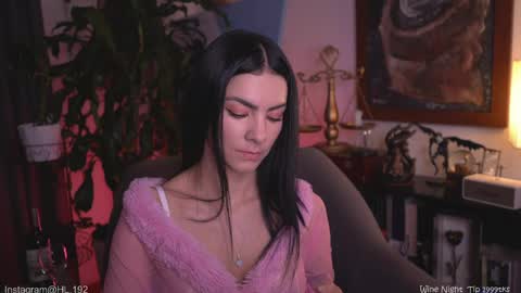 Snapshot of hollylinder_ chatting on 05-23-26, 02:17 Holly Linder online show from 05-23-26, 02:17