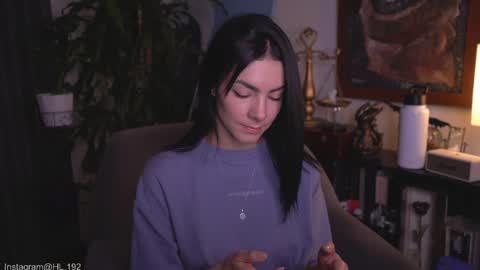 Snapshot of hollylinder_ chatting on 05-27-26, 12:40 Holly Linder online show from 05-27-26, 12:40
