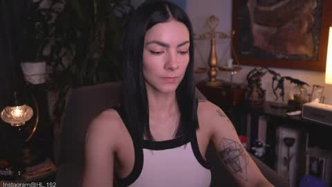 Snapshot of hollylinder_ chatting on 05-31-26, 01:14 Holly Linder online show from 05-31-26, 01:14