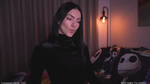 Snapshot of hollylinder_ chatting on 06-06-26, 01:43 Holly Linder online show from 06-06-26, 01:43
