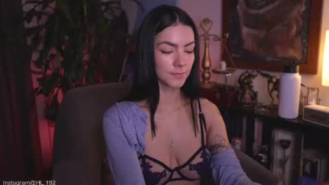 Snapshot of hollylinder_ chatting on 06-14-26, 02:24 Holly Linder online show from 06-14-26, 02:24