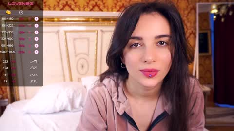 Snapshot of hollymonica chatting on 12-18-24, 05:26 Delly online show from 12-18-24, 05:26