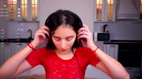 Snapshot of hollymonica chatting on 02-23-25, 12:16 Delly online show from 02-23-25, 12:16