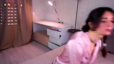 Snapshot of hollymonica chatting on 11-21-25, 05:39 Delly online show from 11-21-25, 05:39