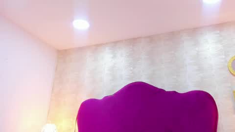 Holly online show from 04-18-26, 01:15