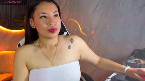 Snapshot of hollypeytoon chatting on 09-09-25, 09:58 Holly  online show from 09-09-25, 09:58