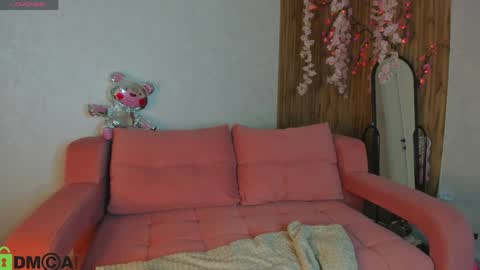 Holly online show from 04-06-26, 01:14