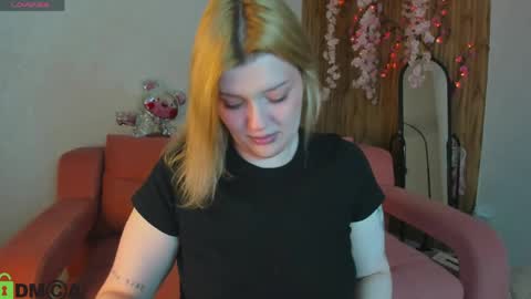 Holly online show from 04-07-26, 01:39