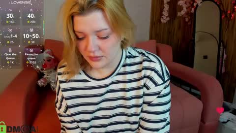 Holly online show from 04-12-26, 01:32