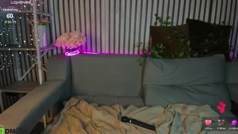 Holly online show from 04-14-26, 01:44