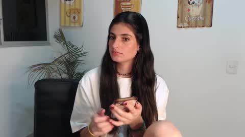 hollyshit_ online show from 02-04-25, 01:23