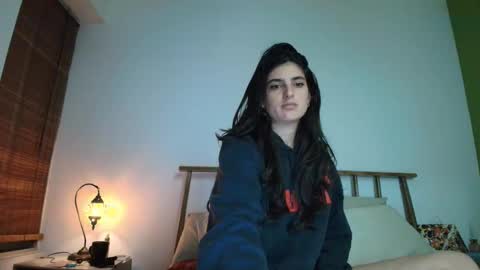 hollyshit_ online show from 02-10-26, 02:15