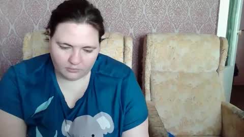 HollyXEva online show from 04-15-26, 06:53