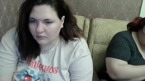 HollyXEva online show from 04-20-26, 06:31