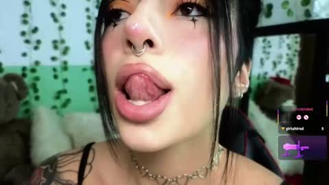 Snapshot of hollyxx_ chatting on 01-18-25, 02:55 holly online show from 01-18-25, 02:55