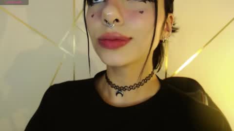 Snapshot of hollyxx_ chatting on 02-19-25, 10:53 holly online show from 02-19-25, 10:53