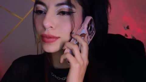 holly online show from 11-21-25, 01:37