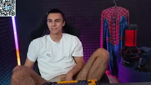 Hols online show from 06-15-26, 06:43