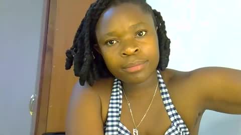 holy_ebony online show from 04-26-26, 08:06