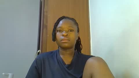 holy_ebony online show from 05-18-26, 02:07