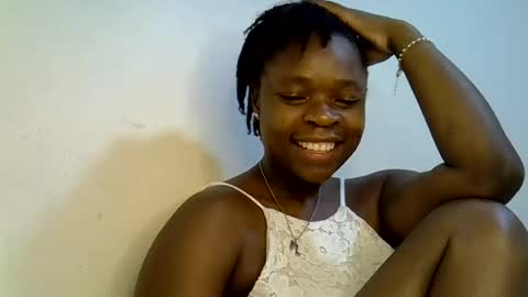 holy_ebony online show from 06-15-26, 04:42