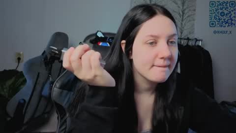 Kviki online show from 04-22-26, 02:58