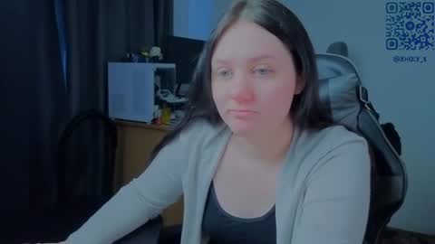 Kviki online show from 06-17-26, 03:42