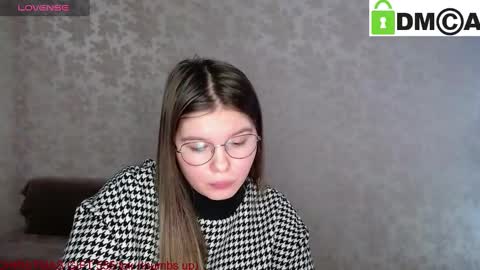 Welcome guys  Pleasure to see you all here  My name is MichaelaTip menu is active Private is open  online show from 12-26-24, 05:37