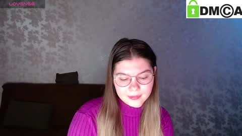 Welcome guys  Pleasure to see you all here  My name is MichaelaTip menu is active Private is open  online show from 03-04-25, 05:32