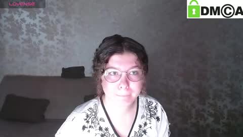 Welcome guys  Pleasure to see you all here  My name is MichaelaTip menu is active Private is open  online show from 03-10-25, 06:05