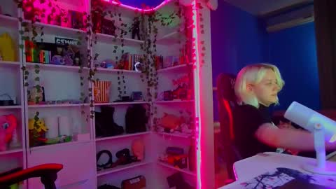 holy_mistresss online show from 10-22-25, 10:15