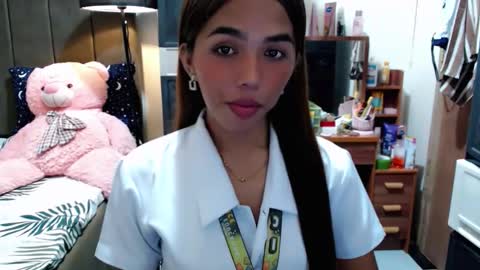 holy_molly1 online show from 11-17-25, 10:21