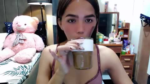 holy_molly1 online show from 11-18-25, 01:11