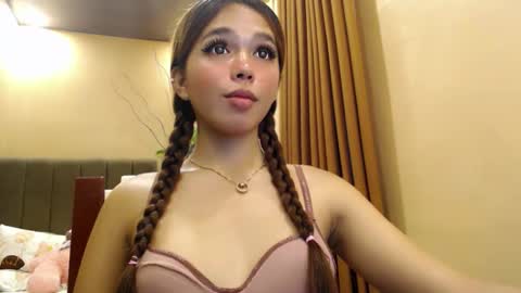 Snapshot of holy_molly1 chatting on 06-06-26, 03:11 holy_molly1 online show from 06-06-26, 03:11