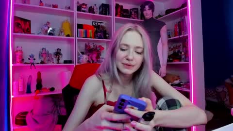 Snapshot of holy_rumi chatting on 03-31-26, 05:19 Rumi online show from 03-31-26, 05:19