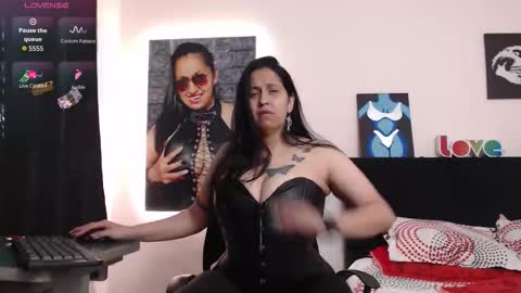 Milena online show from 10-25-25, 10:59