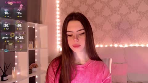 Mia online show from 11-07-25, 03:39