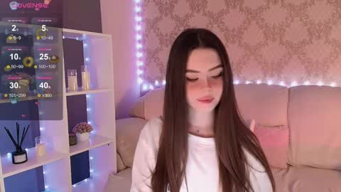 Mia online show from 04-13-26, 03:23