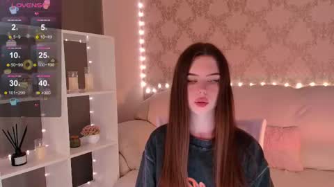 Mia online show from 07-16-26, 03:34