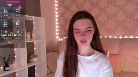 Mia online show from 08-08-26, 03:19