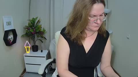 holymilfa online show from 03-25-26, 07:36