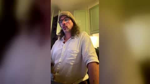 Snapshot of hombresalvatge chatting on 04-05-26, 05:32 Jaig online show from 04-05-26, 05:32