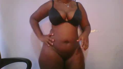 honey_beb online show from 11-05-25, 05:07