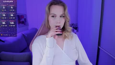 Snapshot of honey_blondee chatting on 02-05-26, 09:52 Tammy online show from 02-05-26, 09:52