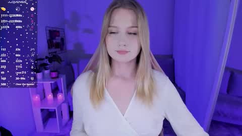 Snapshot of honey_blondee chatting on 03-15-26, 10:05 Tammy online show from 03-15-26, 10:05