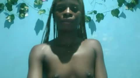 Queen online show from 09-28-25, 01:11