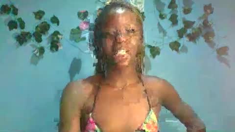 Queen online show from 10-17-25, 10:45