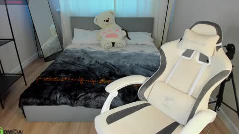 Honey online show from 04-11-26, 07:45