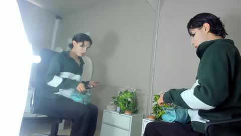 Snapshot of honey_hex_ chatting on 05-19-26, 12:33 honey_hex_ online show from 05-19-26, 12:33